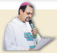 D. José nos convoca a "gritar o Evangelho sobre os telhados e praças públicas..." 