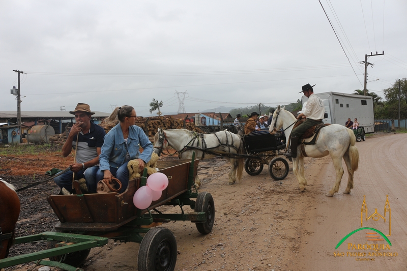 Festa reúne milhares de fiéis no Arraial