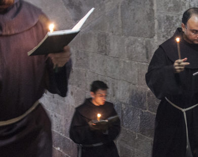 Se o latim não era o idioma de Jesus, por que essa é a língua oficial da Igreja?