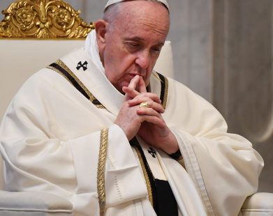 Papa reza pelas famílias em dificuldades por causa do coronavírus